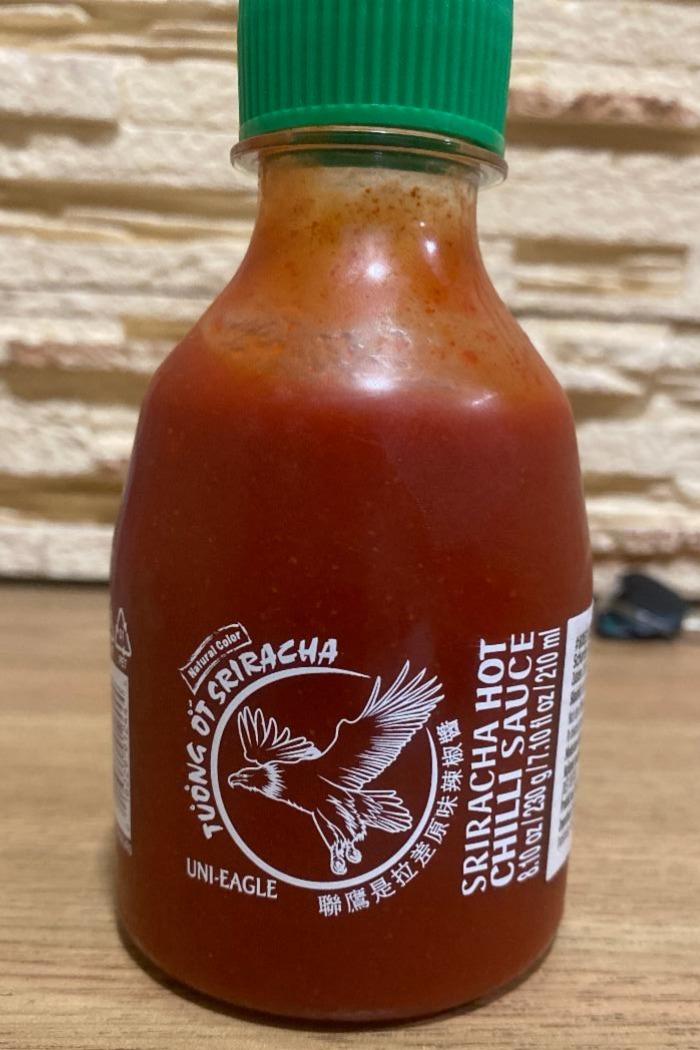 Фото - Соус Sriracha Hot Chilli Sauce Uni Eagle