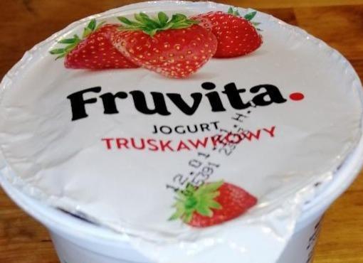 Фото - Полуничний йогуртовий напій FruVita