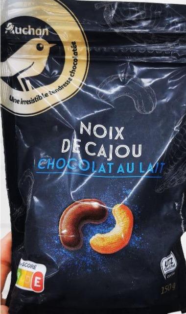 Фото - Смажені горіхи кеш'ю в глазурі з молочного шоколаду Auchan Ашан