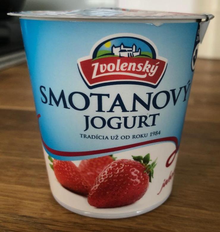 Фото - Zvolenský smetanový jogurt jahodový