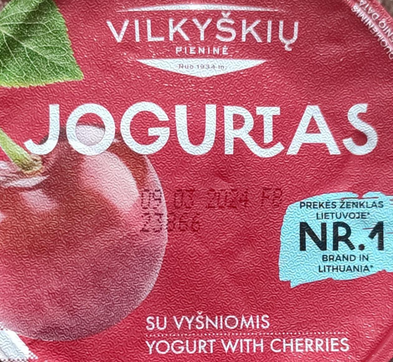 Фото - Йогурт з вишнею 3.6% жиру Vilkyskiu Vilkyškių pieninė