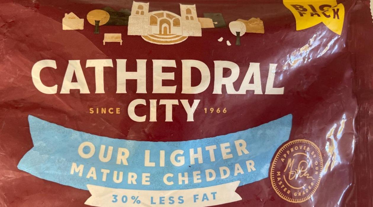 Фото - Сир Our Lighter Mature Cheddar Cathedral City