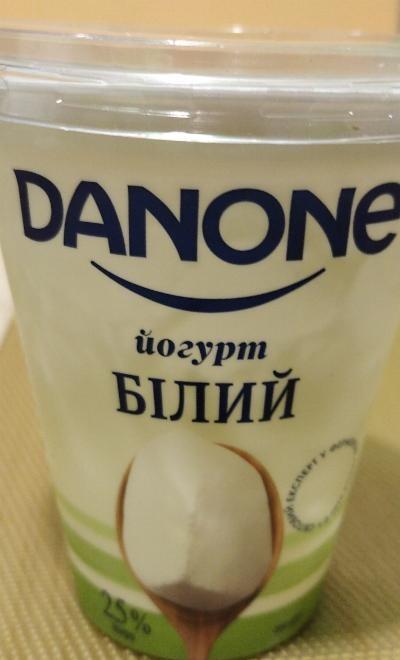 Фото - йогурт густий білий 2.5% без наповнювача Danone