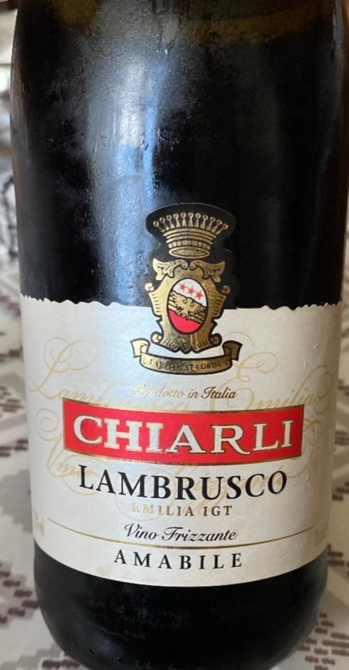 Фото - вино виноградне натуральне напівігристе солодке червоне Lambrusco Chiarli 1860
