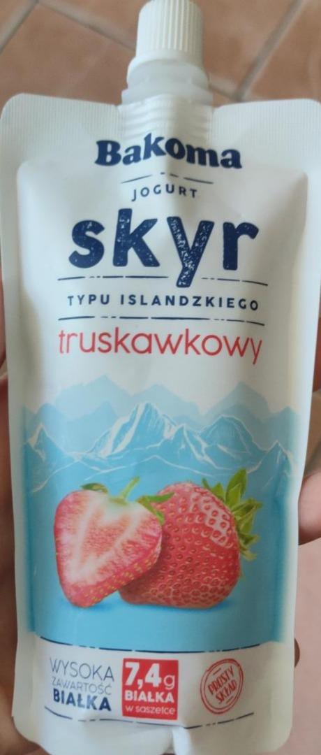 Фото - Ісландський полуничний йогурт skyr Bakoma