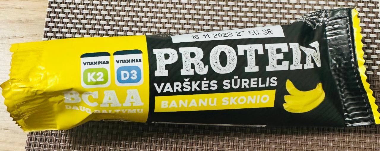 Фото - Протеїновий сирок зі смаком банану Varškės Sūrelis Protein