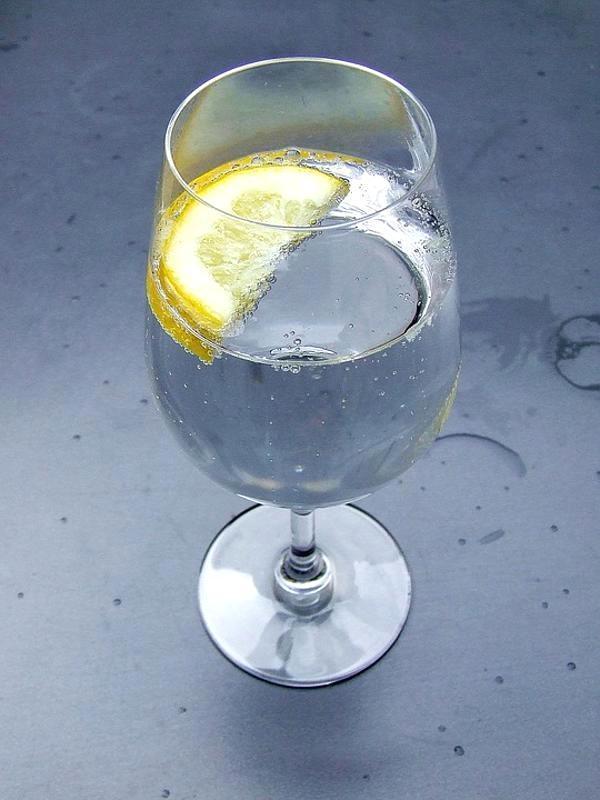 Фото - Вода з лимоном