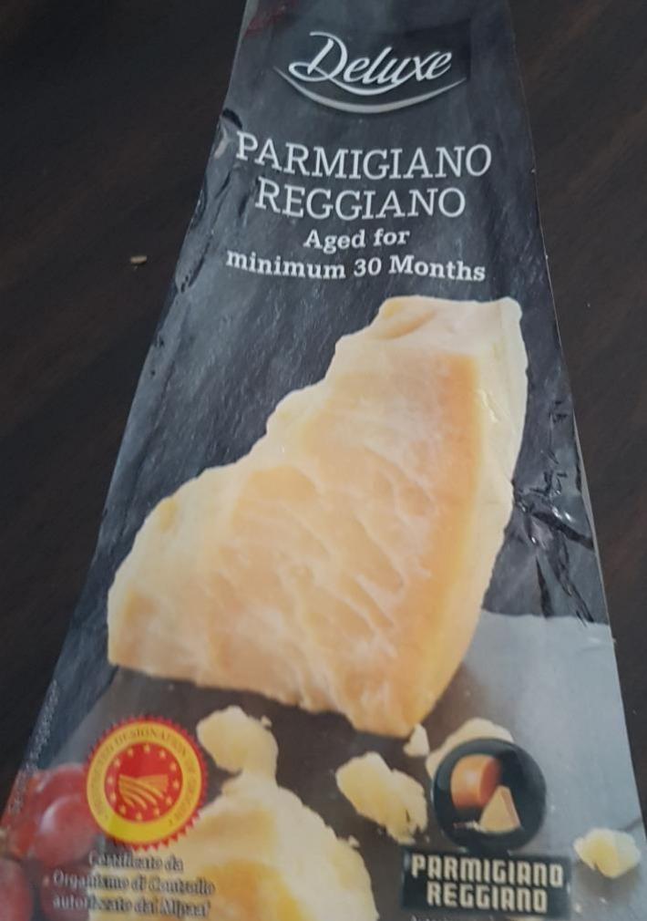 Фото - Сир Італійський Parmigiano reggiano Deluxe