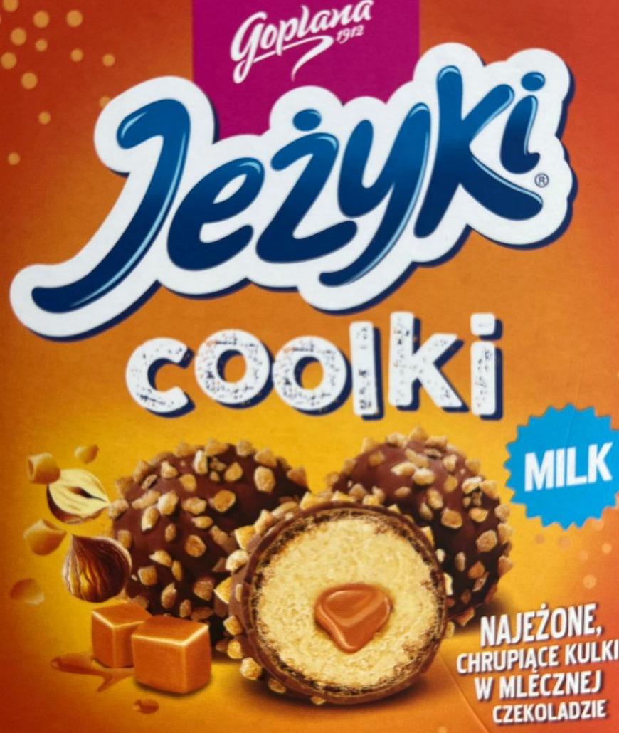 Фото - Вафля з кремом зі смаком бісквіта Jezyki Coolki Milk у молочному шоколаді з карамельним кремом Goplana