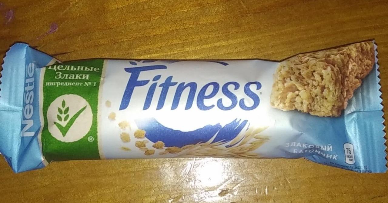Фото - Злаковий батончик збагачений вітамінами та мінералами Fitness Nestle